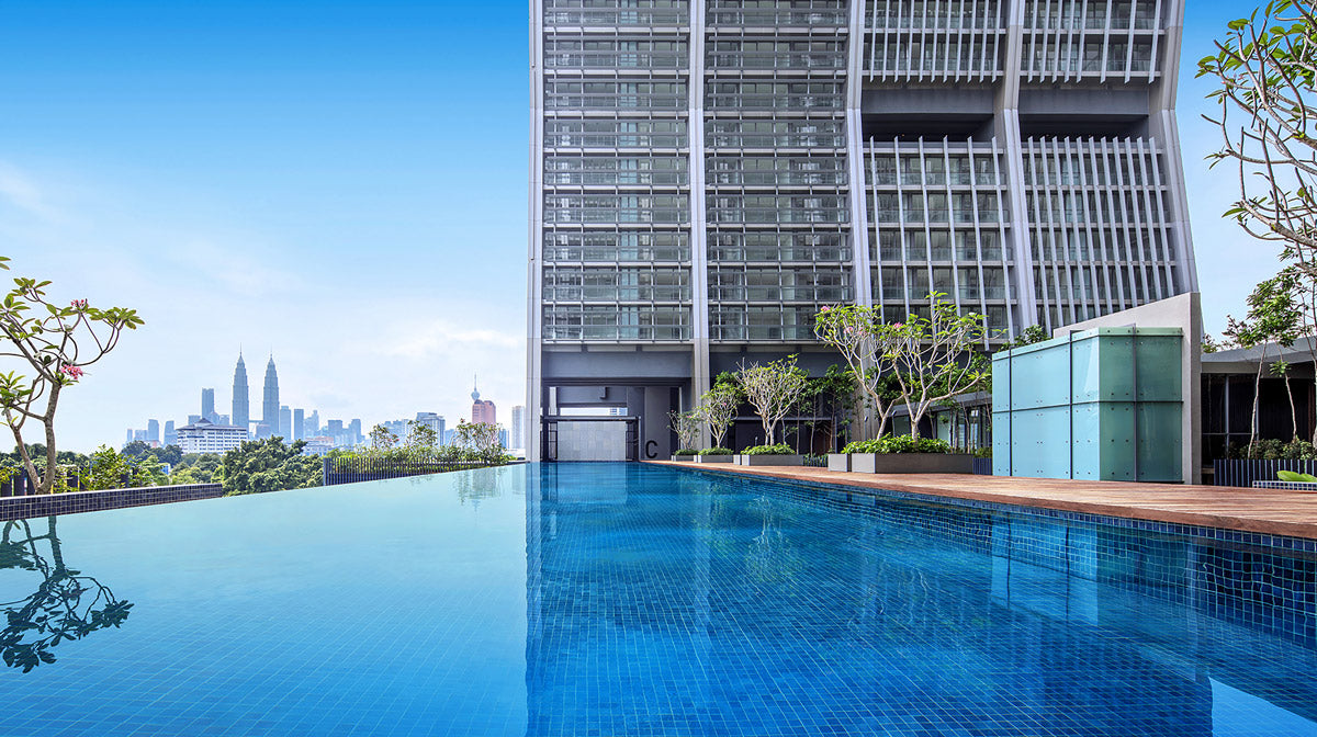 Reef 50 glass mosaic pool installation | The Stonemen